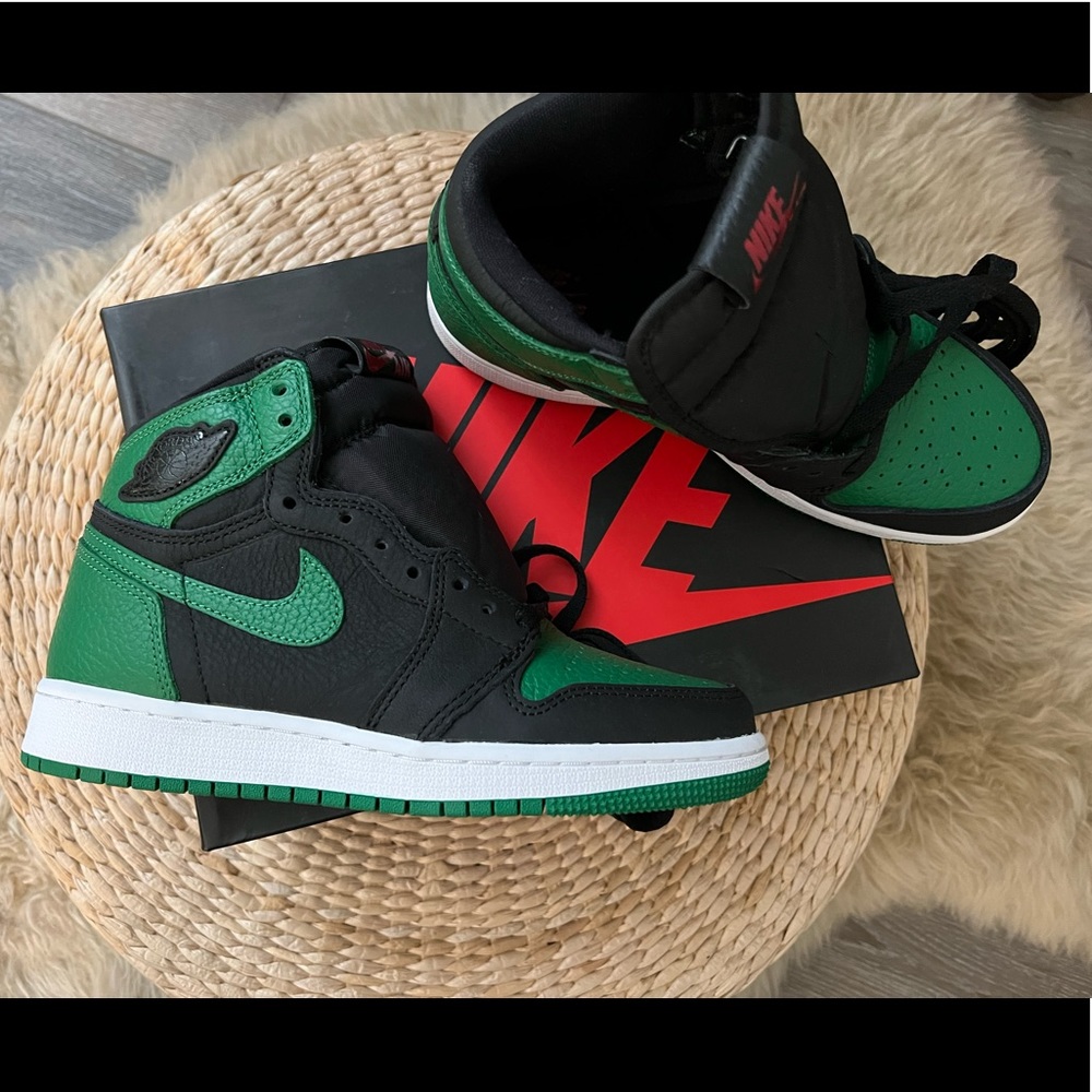 Nike Air Jordan 1 Retro High OG GS - Black/Pine Green-White-Gym Red